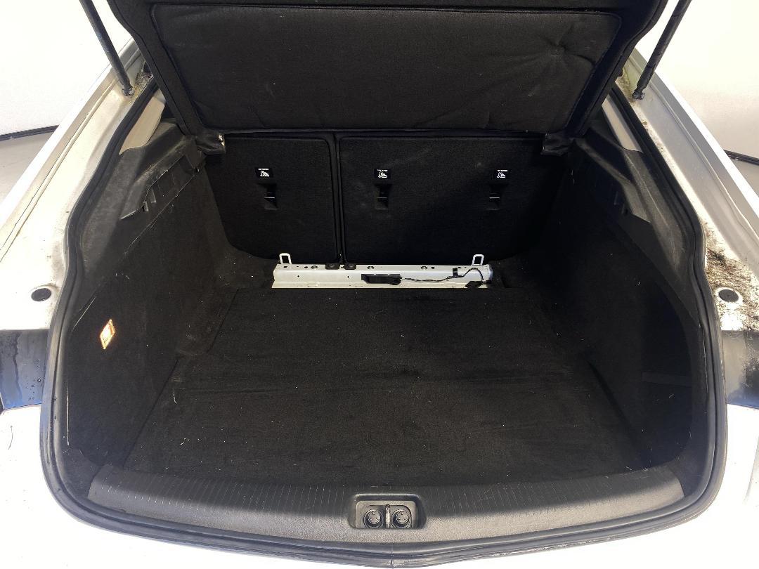 Photo '14' of Holden Commodore