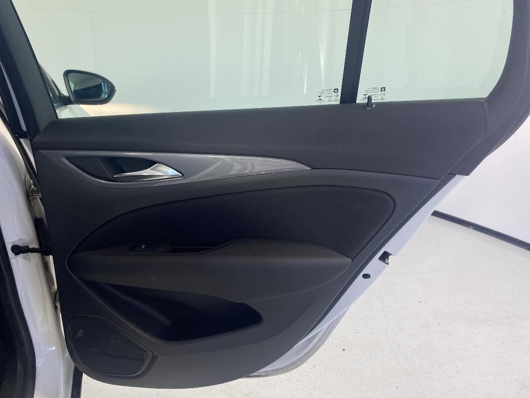 Photo '19' of Holden Commodore