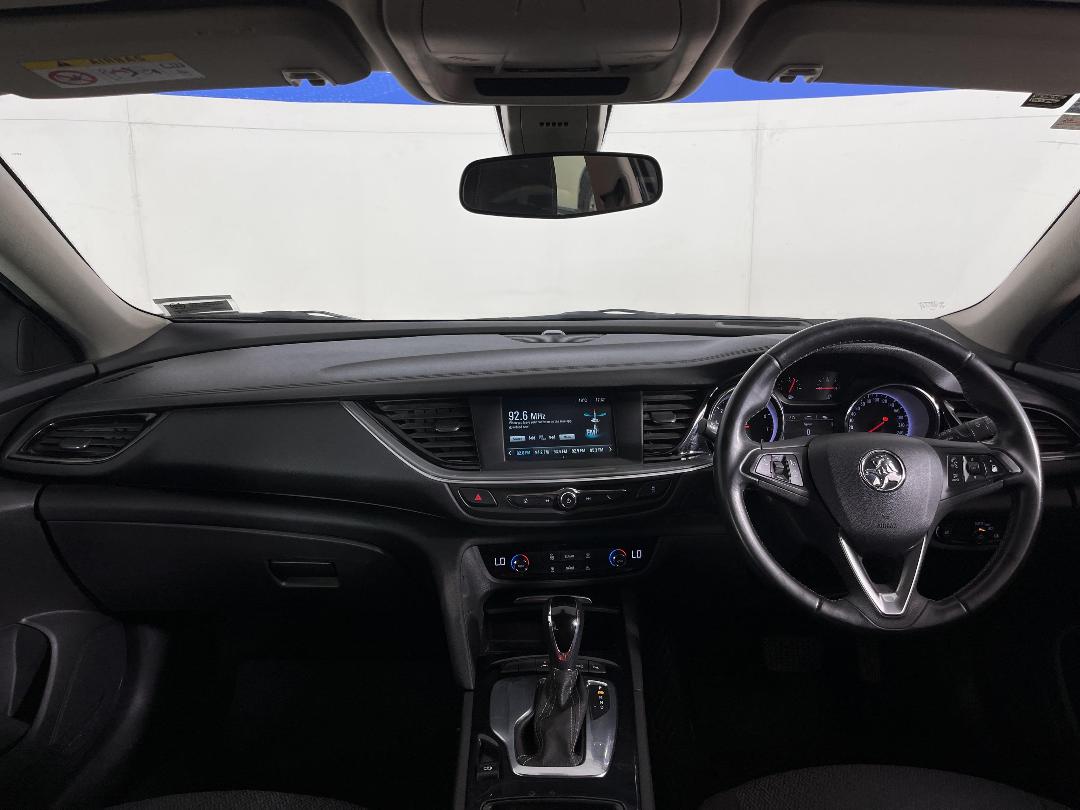 Photo '17' of Holden Commodore