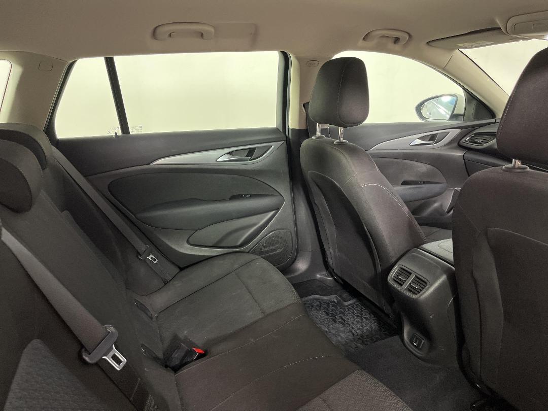 Photo '20' of Holden Commodore