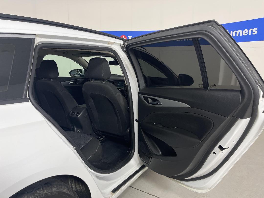 Photo '19' of Holden Commodore