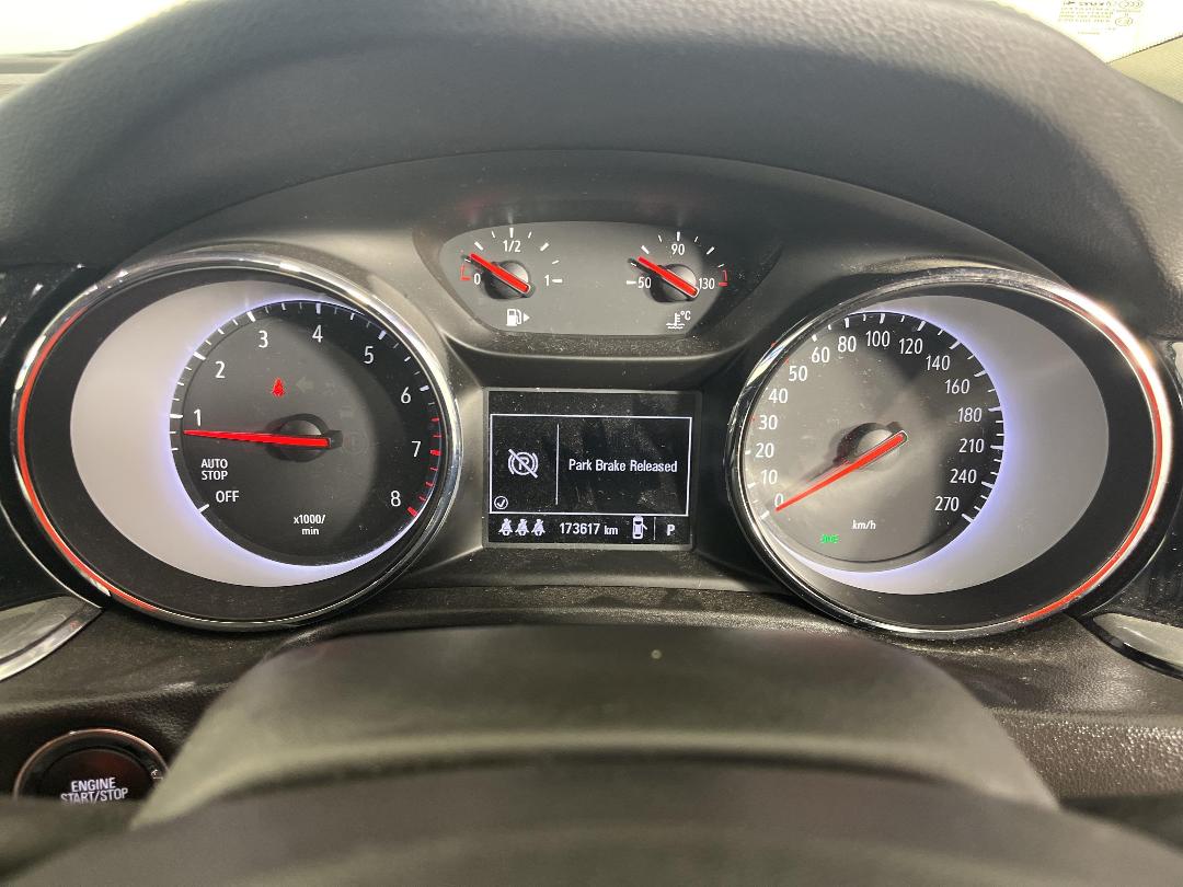 Photo '21' of Holden Commodore