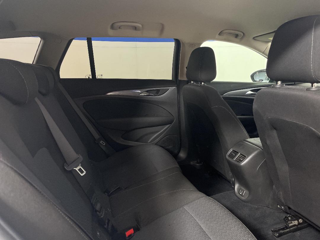 Photo '20' of Holden Commodore