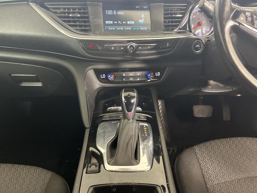 Photo '18' of Holden Commodore