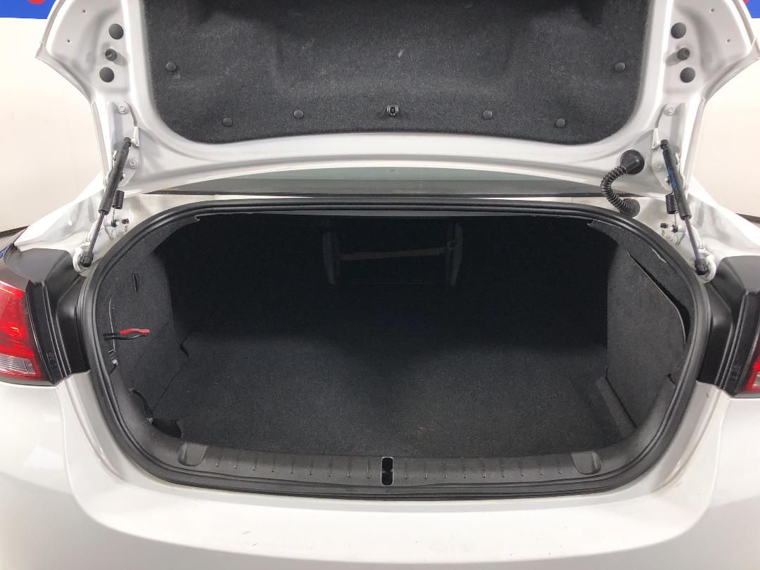 Photo '14' of Holden Commodore