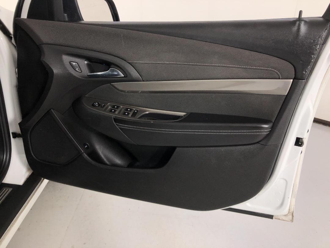 Photo '15' of Holden Commodore