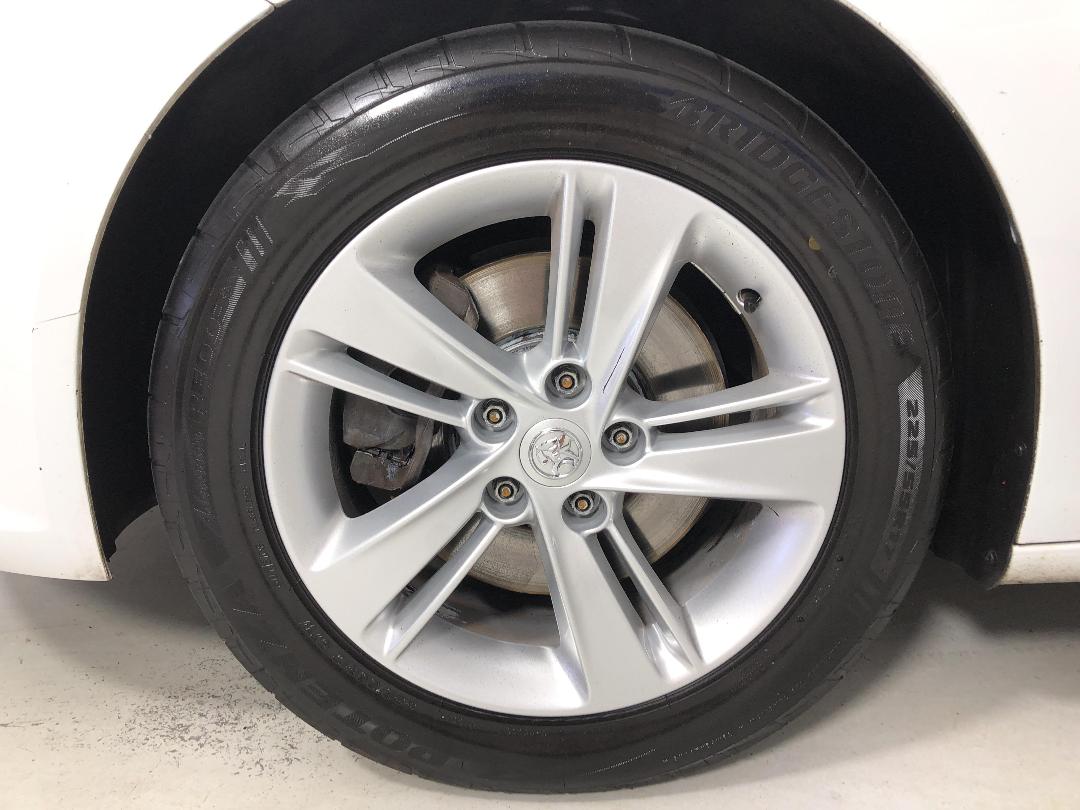 Photo '10' of Holden Commodore