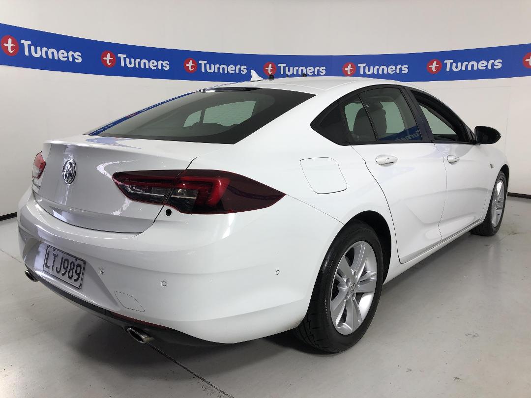 Photo '7' of Holden Commodore