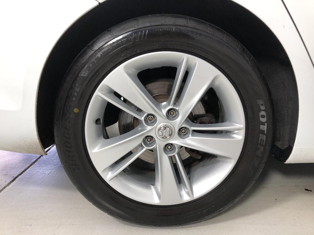 Photo '12' of Holden Commodore