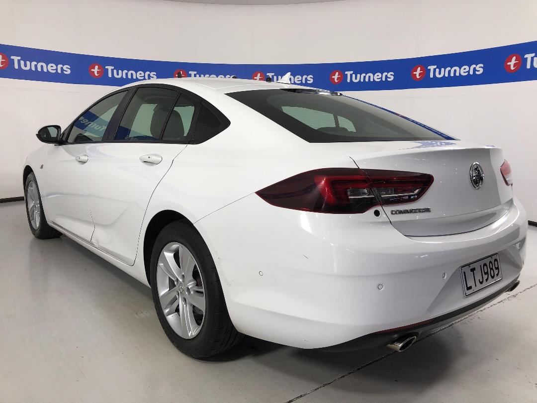 Photo '5' of Holden Commodore