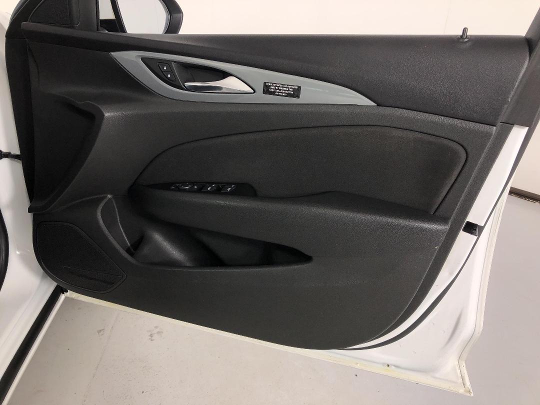 Photo '15' of Holden Commodore