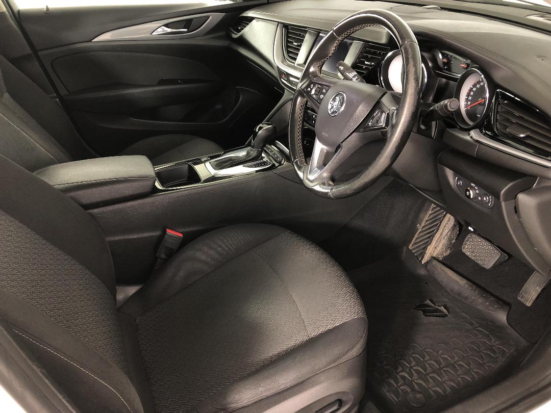 Photo '16' of Holden Commodore