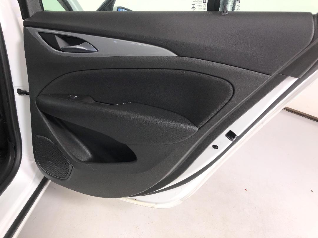 Photo '19' of Holden Commodore