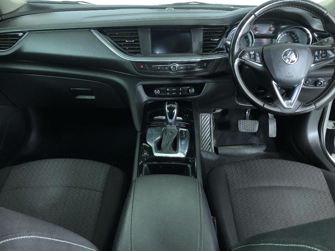 Photo '17' of Holden Commodore