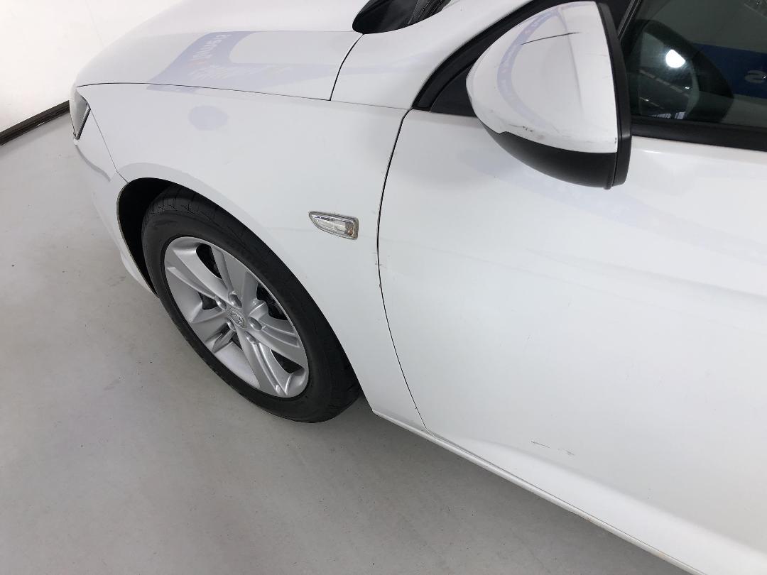 Photo '26' of Holden Commodore