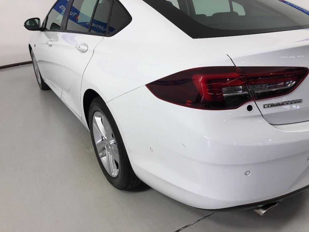 Photo '28' of Holden Commodore