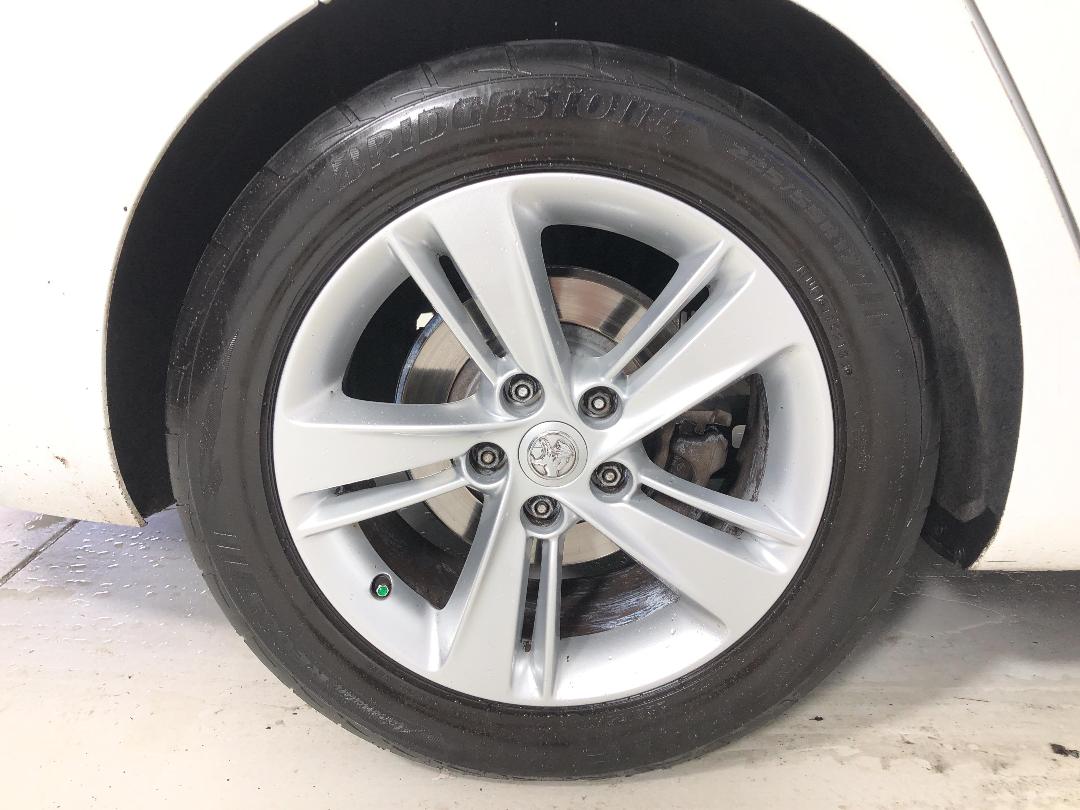 Photo '12' of Holden Commodore Photo '12' of Holden Commodore