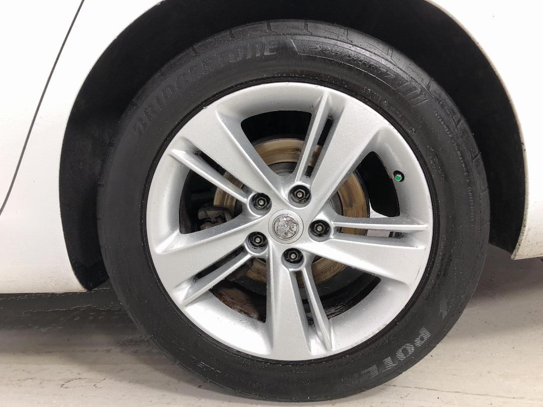 Photo '11' of Holden Commodore Photo '11' of Holden Commodore