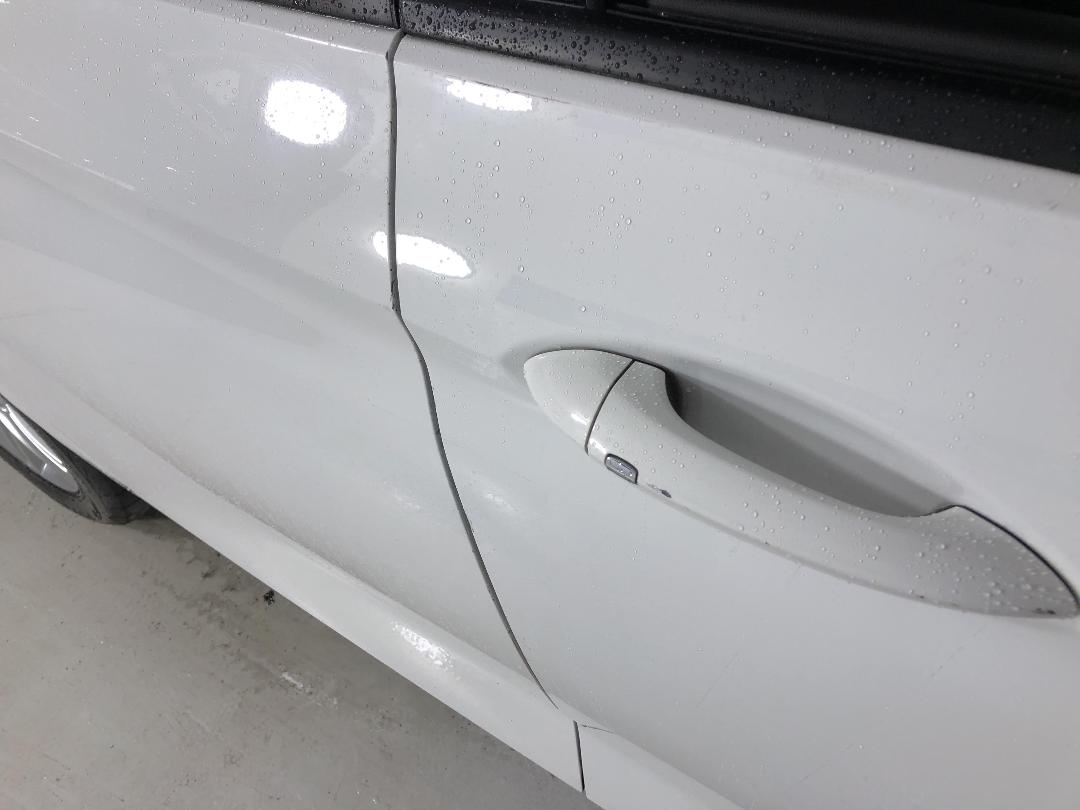 Photo '23' of Holden Commodore Photo '23' of Holden Commodore