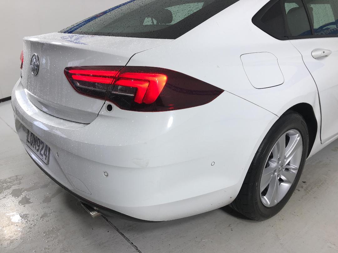 Photo '29' of Holden Commodore Photo '29' of Holden Commodore