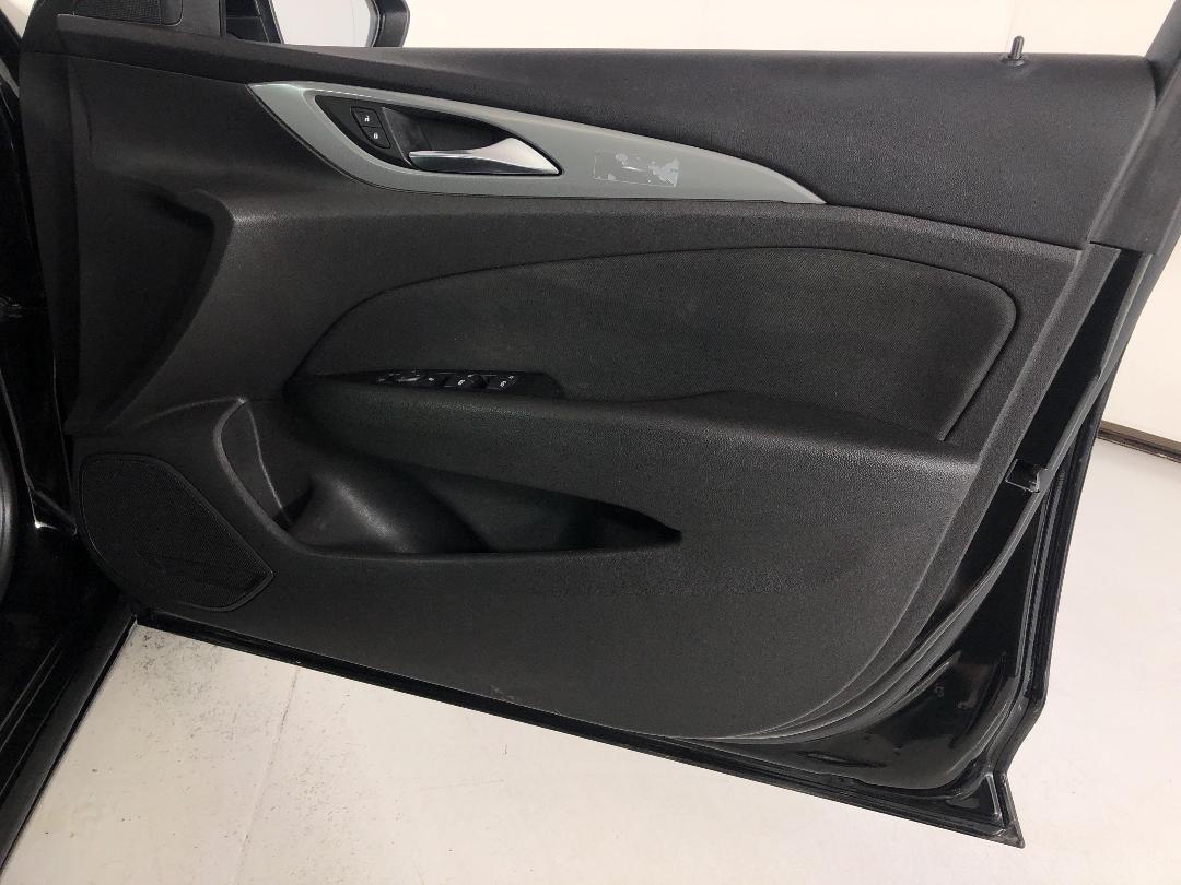 Photo '15' of Holden Commodore