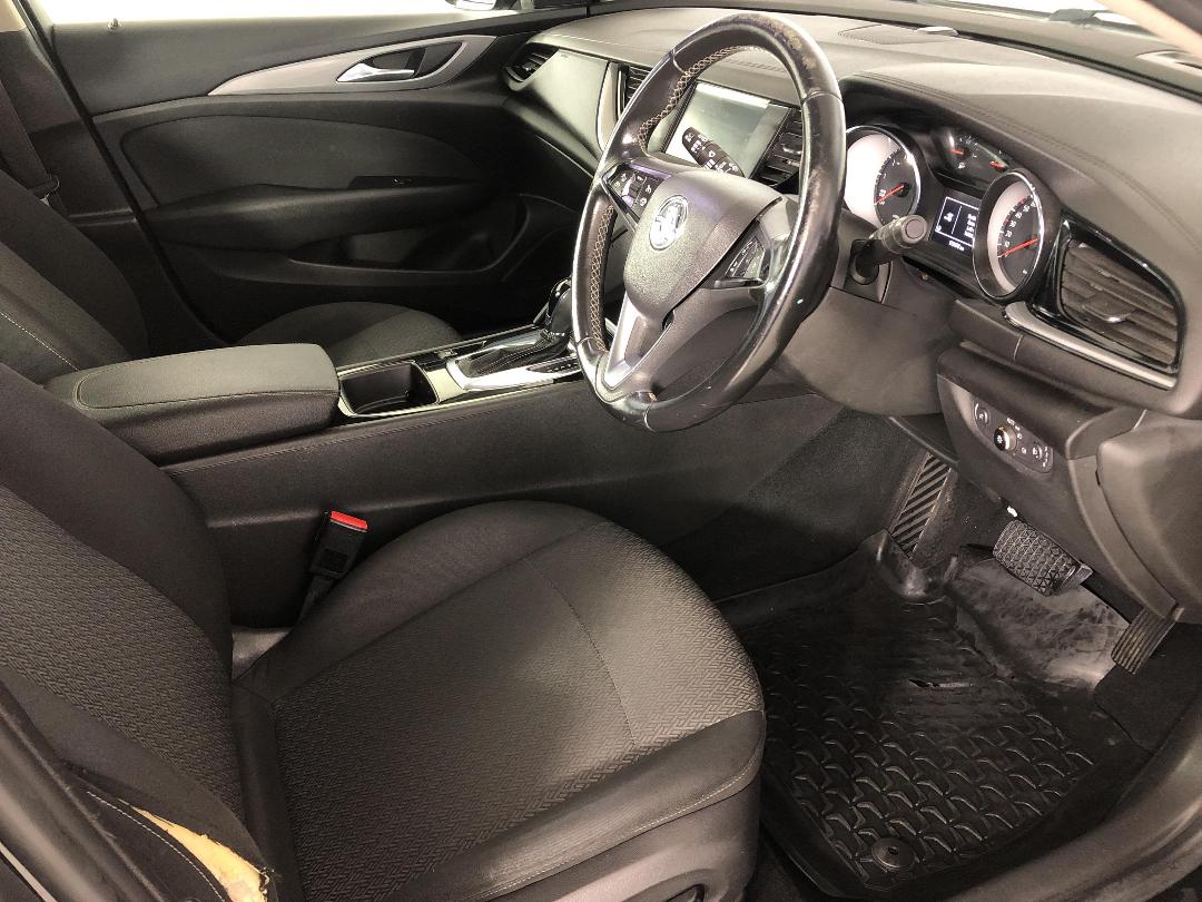 Photo '16' of Holden Commodore