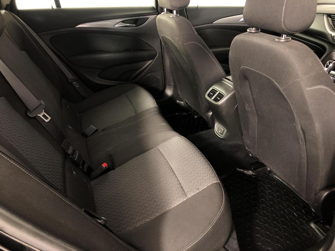 Photo '20' of Holden Commodore