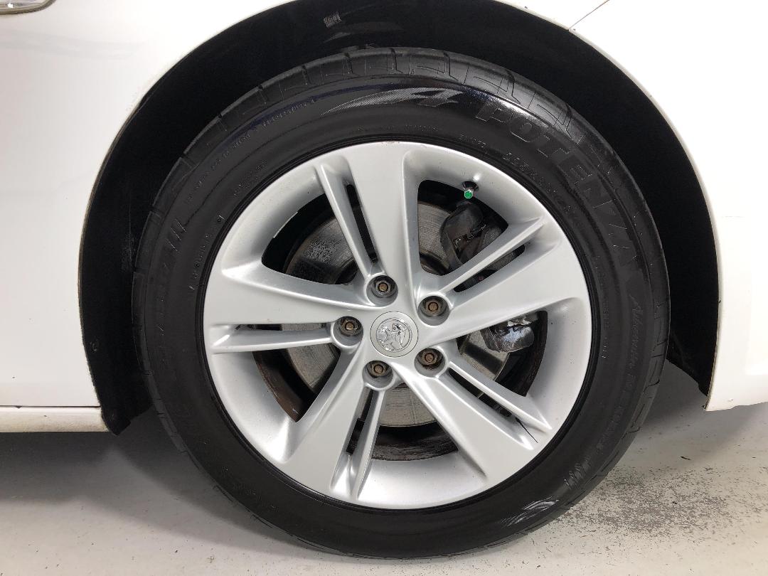 Photo '9' of Holden Commodore Photo '9' of Holden Commodore