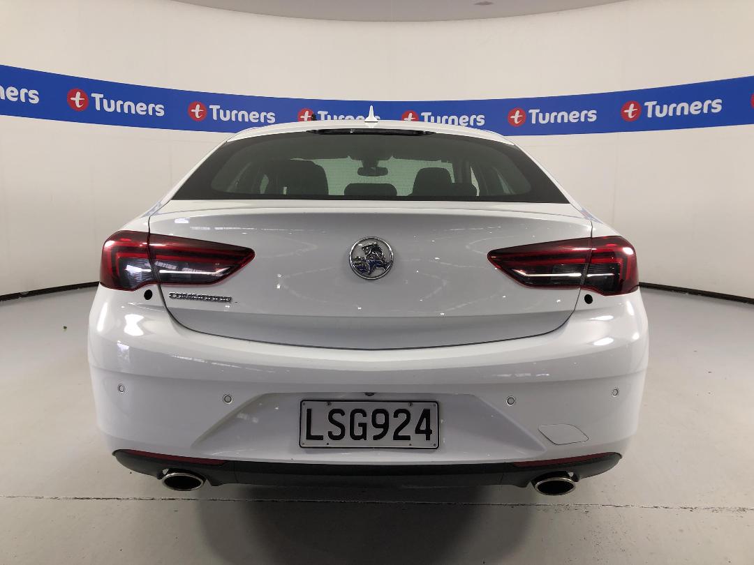 Photo '6' of Holden Commodore Photo '6' of Holden Commodore