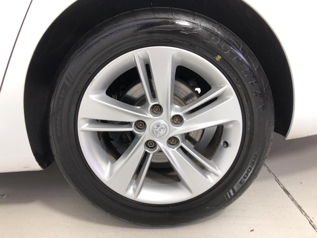 Photo '11' of Holden Commodore Photo '11' of Holden Commodore