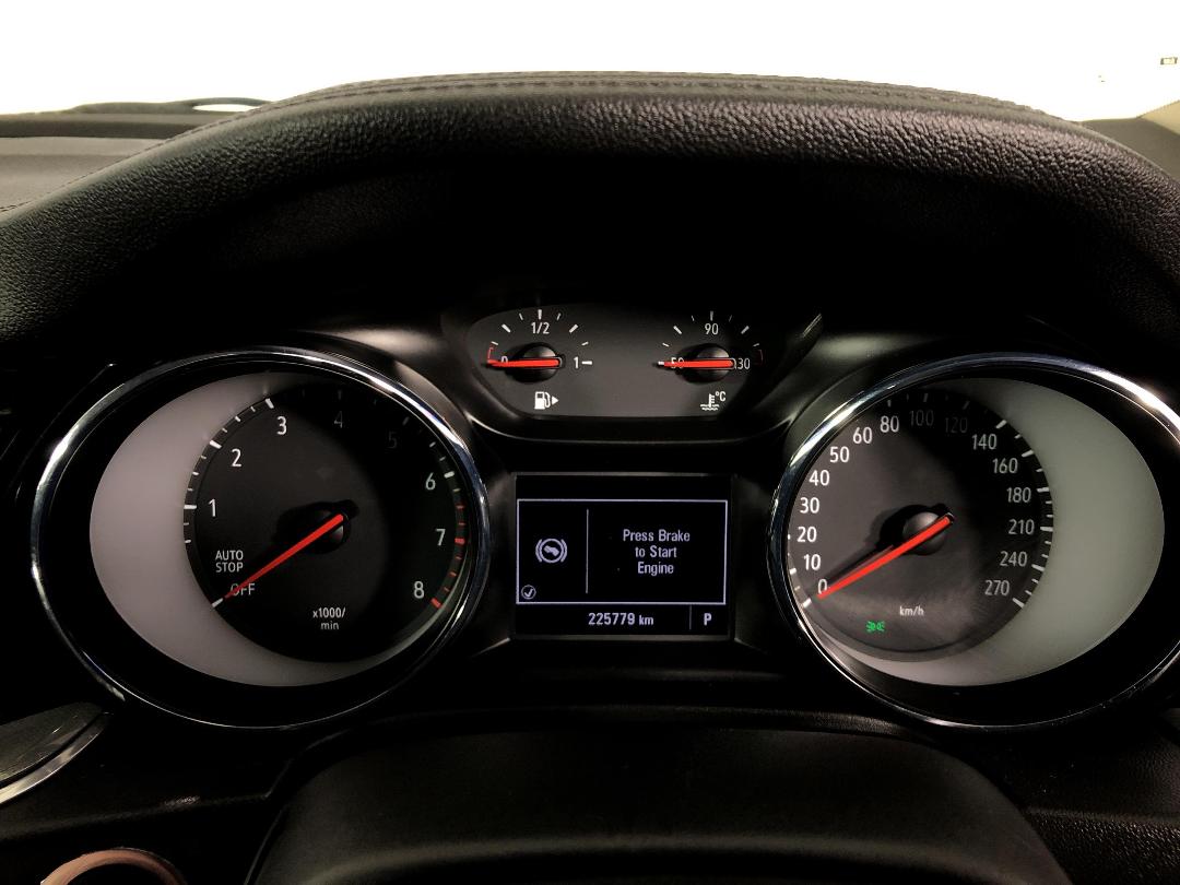 Photo '21' of Holden Commodore Photo '21' of Holden Commodore