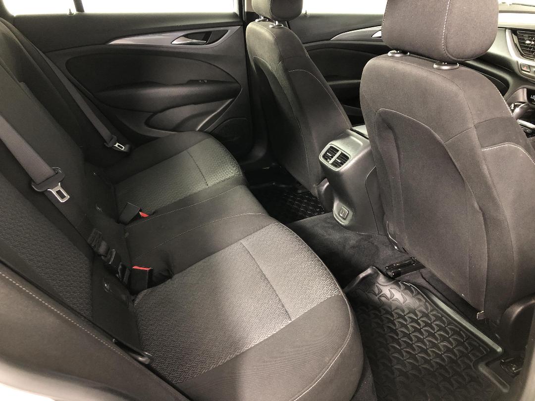 Photo '20' of Holden Commodore Photo '20' of Holden Commodore