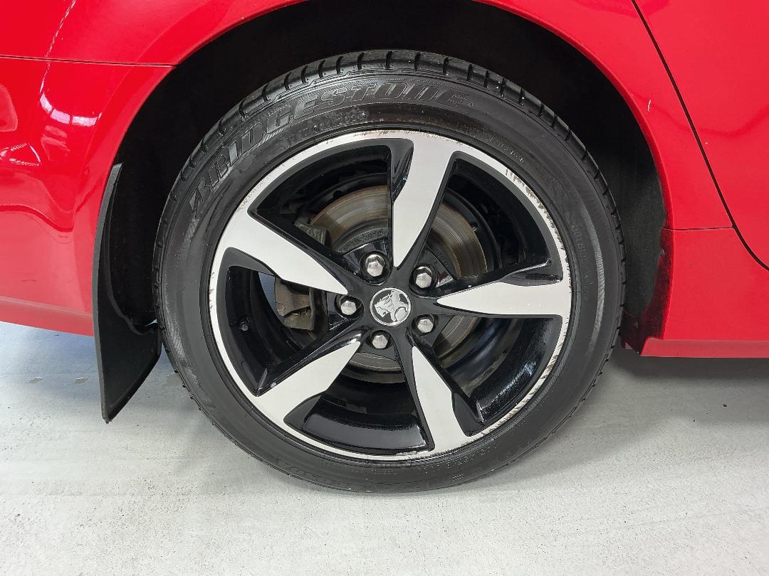 Photo '12' of Holden Commodore