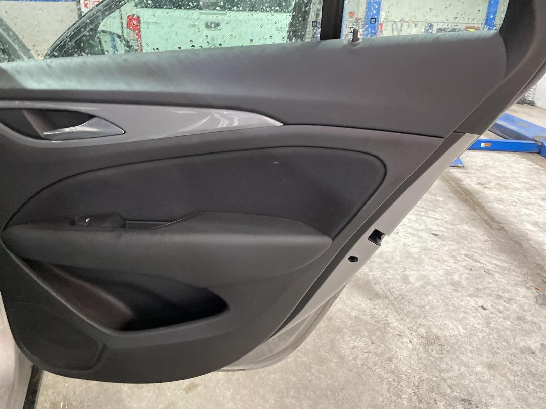 Photo '15' of Holden Commodore LT Wagon Photo '15' of Holden Commodore LT Wagon