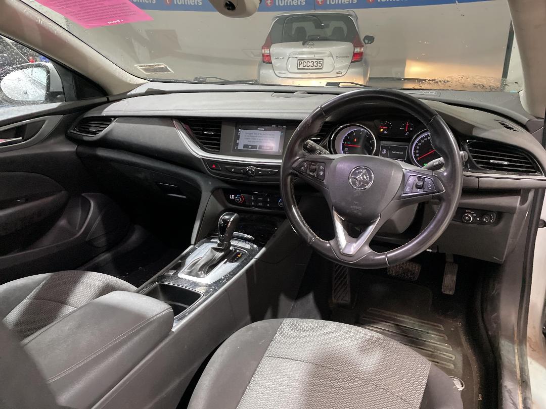 Photo '17' of Holden Commodore LT Wagon Photo '17' of Holden Commodore LT Wagon