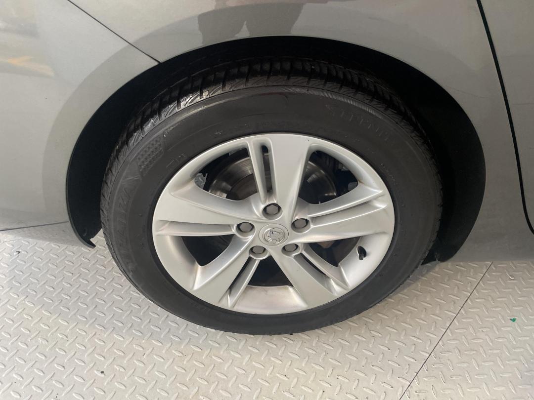 Photo '12' of Holden Commodore Photo '12' of Holden Commodore