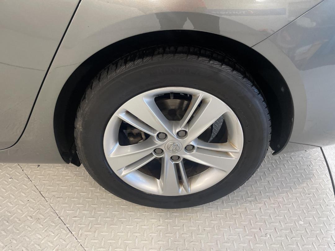 Photo '11' of Holden Commodore Photo '11' of Holden Commodore