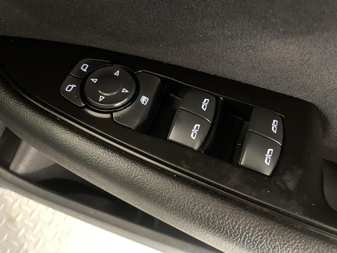 Photo '23' of Holden Commodore Photo '23' of Holden Commodore