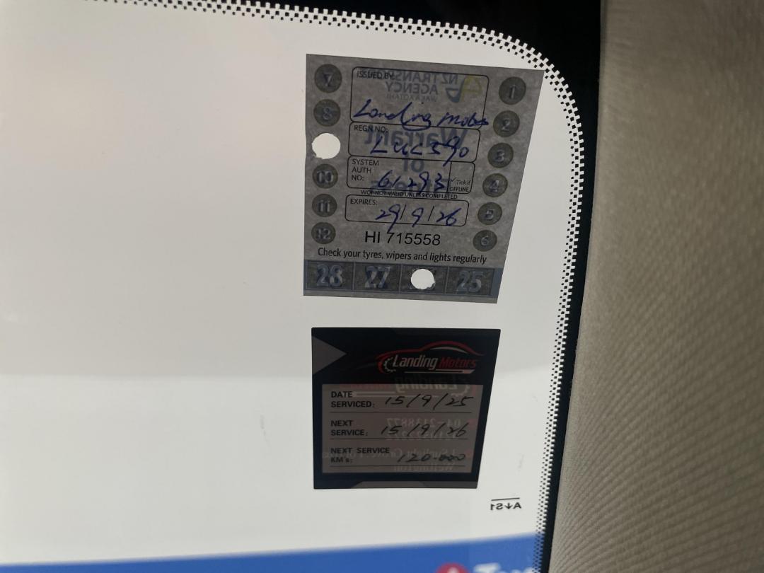 Photo '33' of Holden Commodore Photo '33' of Holden Commodore