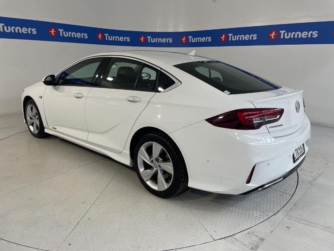 Photo '5' of Holden Commodore Photo '5' of Holden Commodore