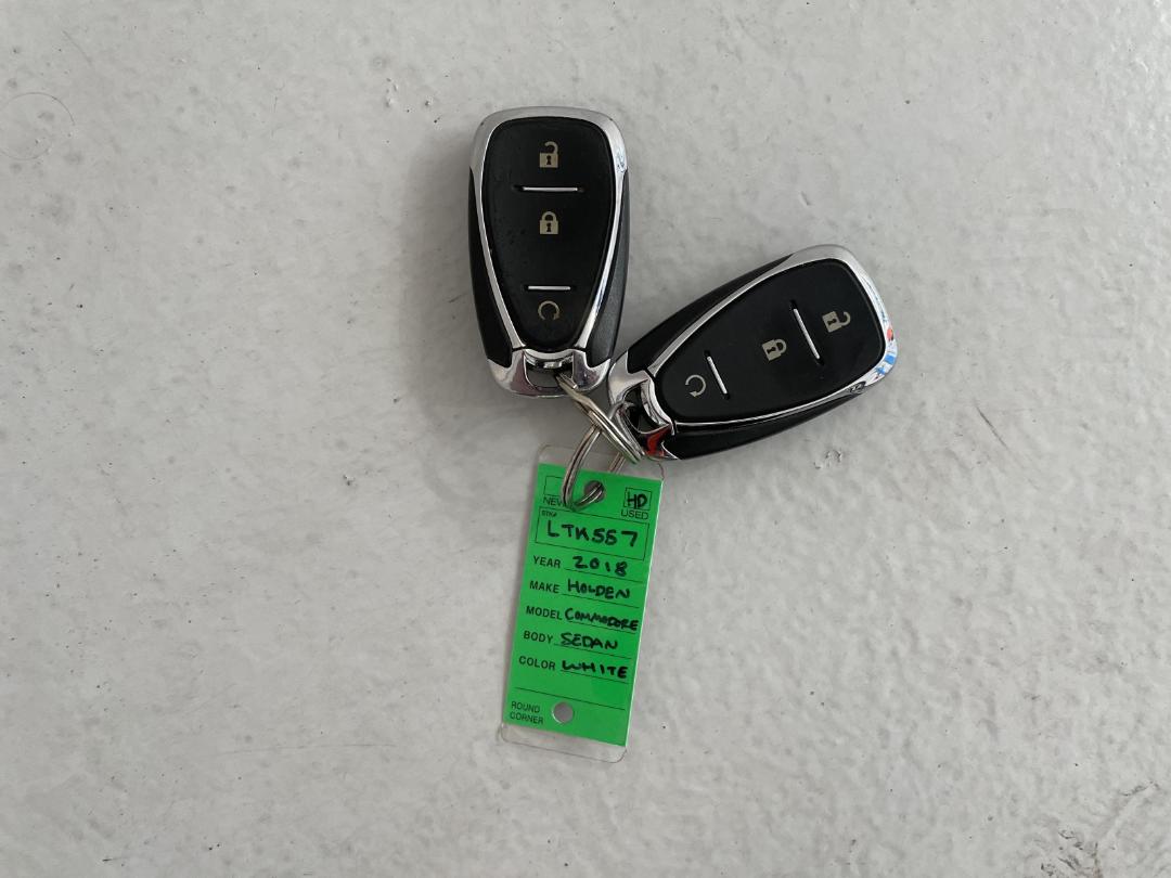 Photo '22' of Holden Commodore Photo '22' of Holden Commodore