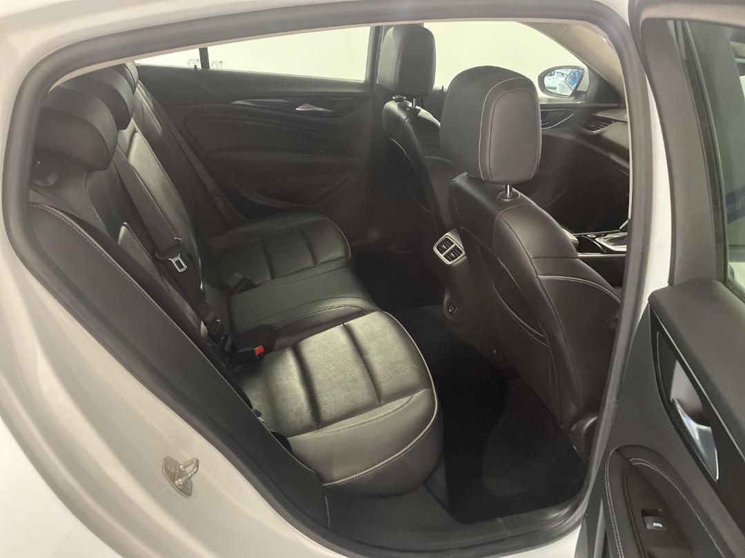 Photo '20' of Holden Commodore Photo '20' of Holden Commodore