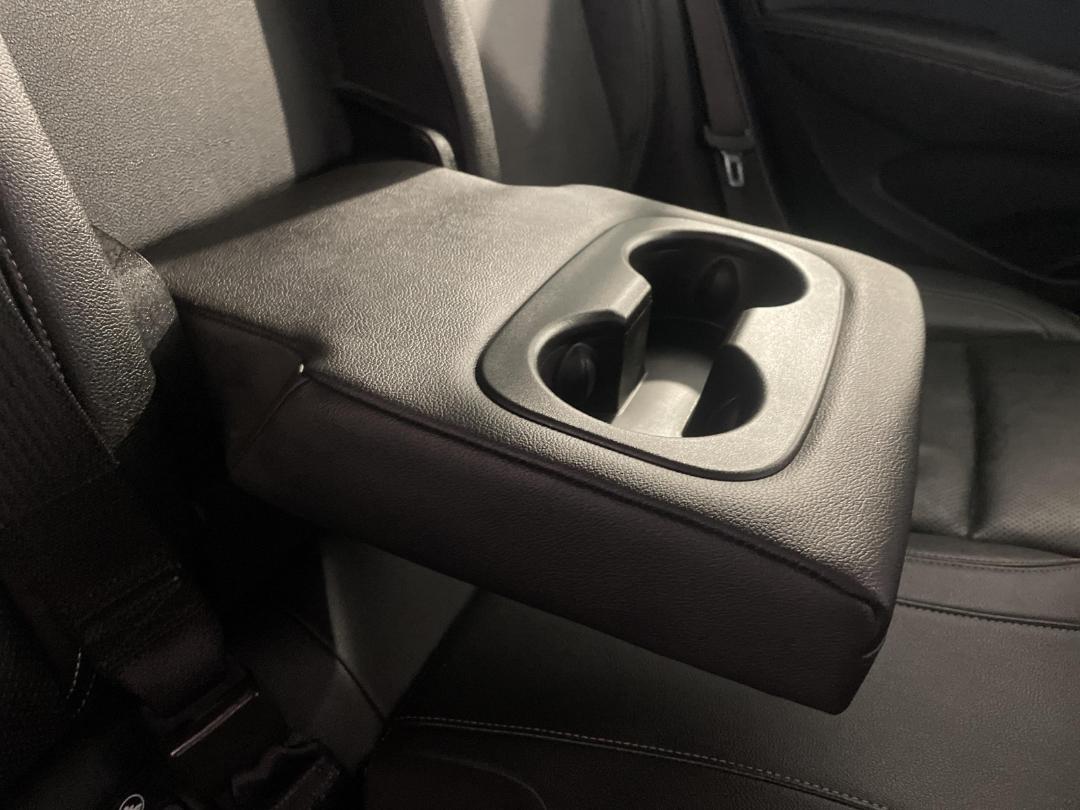 Photo '23' of Holden Commodore Photo '23' of Holden Commodore