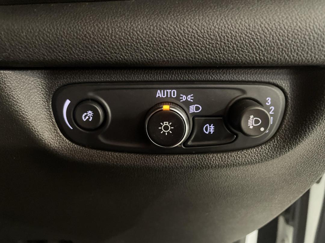 Photo '25' of Holden Commodore Photo '25' of Holden Commodore