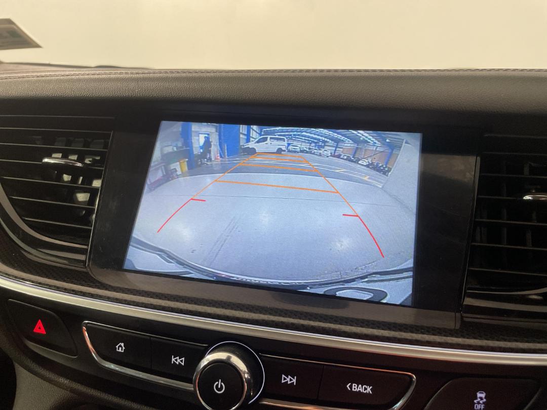 Photo '30' of Holden Commodore Photo '30' of Holden Commodore