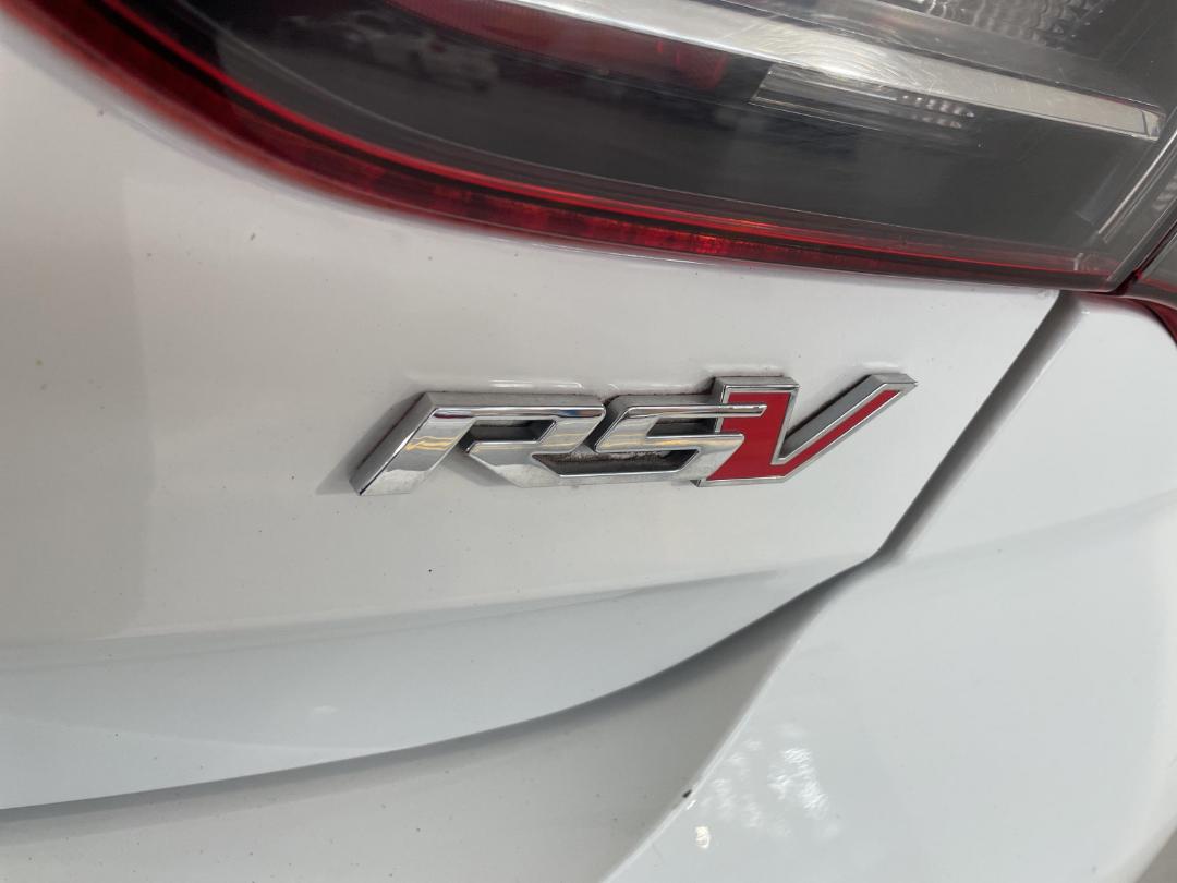 Photo '38' of Holden Commodore Photo '38' of Holden Commodore