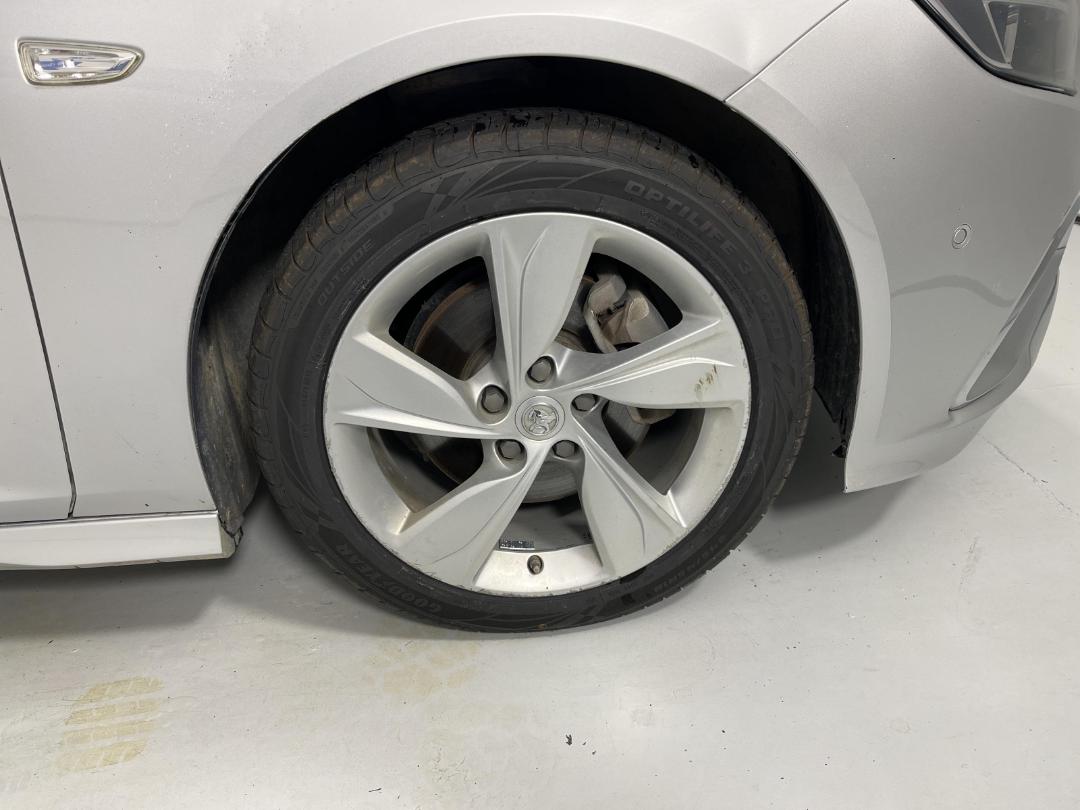 Photo '7' of Holden Commodore RS-V Photo '7' of Holden Commodore RS-V