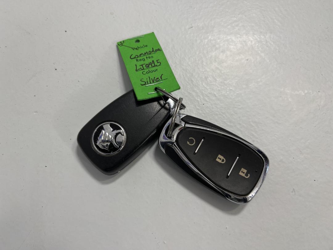 Photo '20' of Holden Commodore RS-V Photo '20' of Holden Commodore RS-V