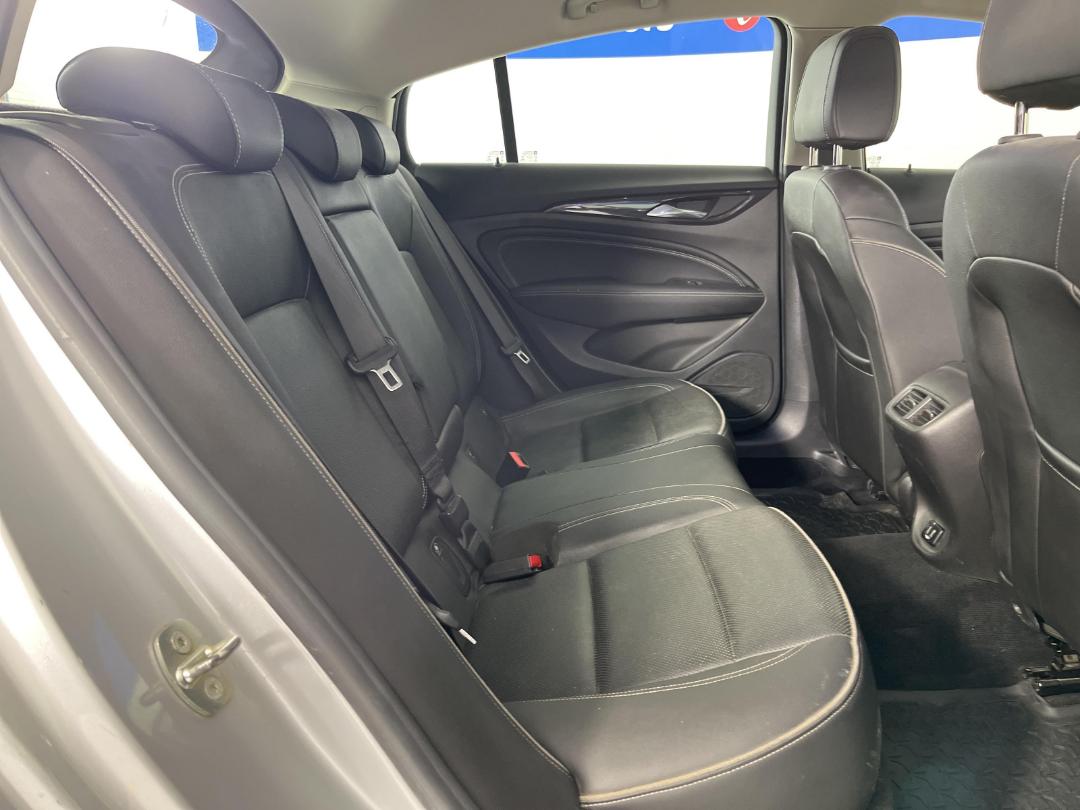 Photo '18' of Holden Commodore RS-V Photo '18' of Holden Commodore RS-V