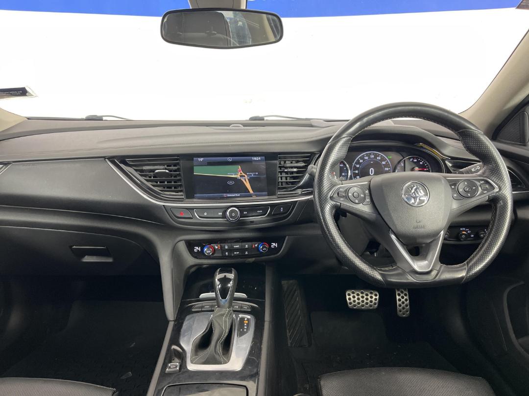 Photo '15' of Holden Commodore RS-V Photo '15' of Holden Commodore RS-V